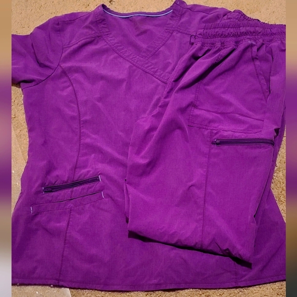 Scrub set - Picture 1 of 1